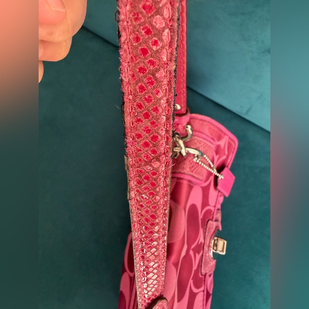 Y2K Coach Peyton Signature Pink Flap Shoulder Bag 14504 - Picture 8 of 16